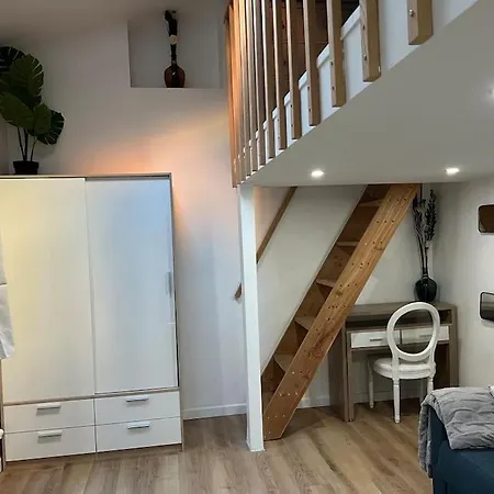 : Charmant 2 Pieces Au Calme * باريس