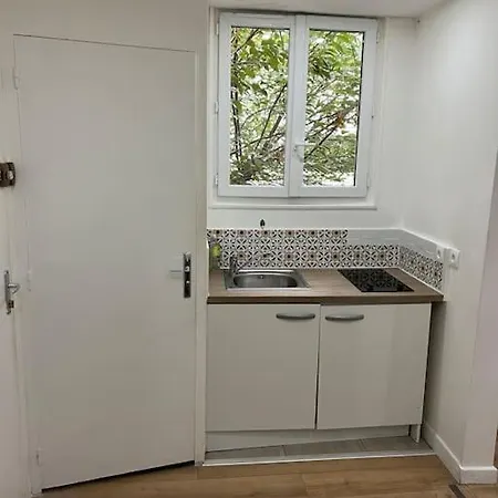 : Charmant 2 Pieces Au Calme باريس